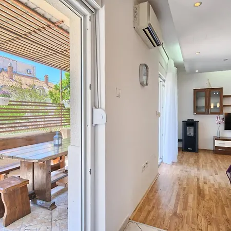 With A Swimming Pool Kastel Luksic, - 20582 Apartment *