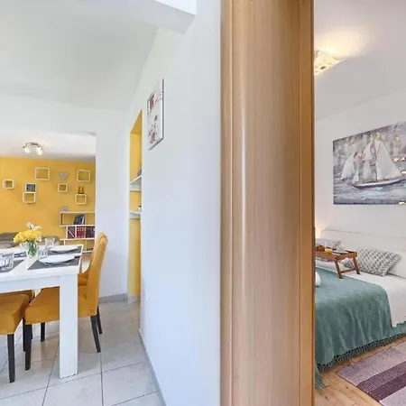 With A Swimming Pool Kastel Luksic, - 20582 Apartment Kastela