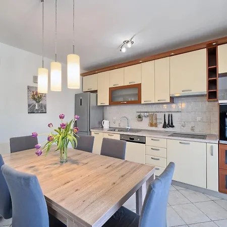 Apartment With A Swimming Pool Kastel Luksic, - 20582 *