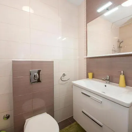 With A Swimming Pool Kastel Luksic, - 20582 Apartment