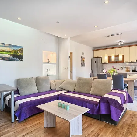 With A Swimming Pool Kastel Luksic, - 20582 Apartment *