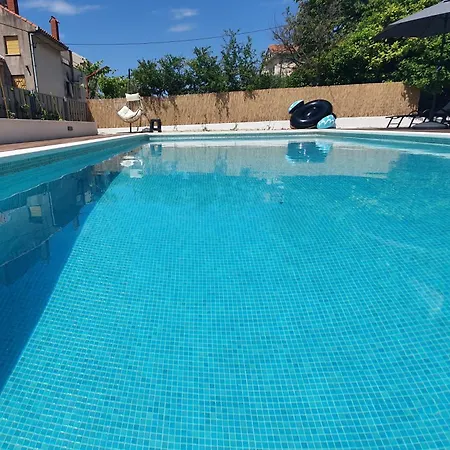 Apartmán Family-friendly With Swimming Pool Kastel Luksic, - 20582
