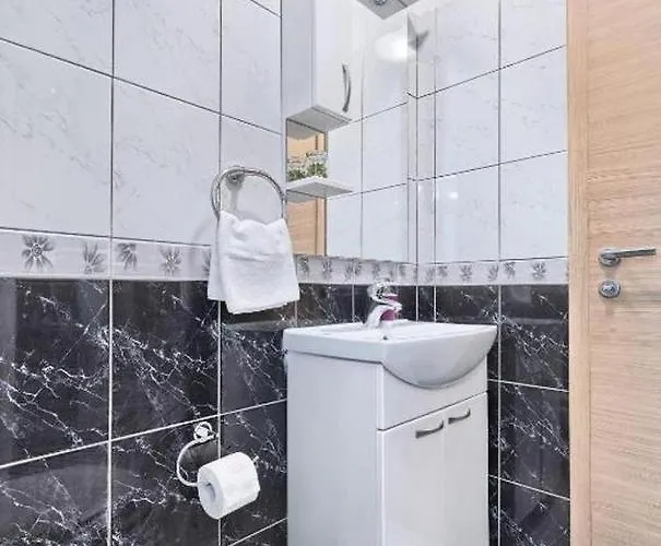 Family-friendly With Swimming Pool Kastel Luksic, - 20582 Apartmán