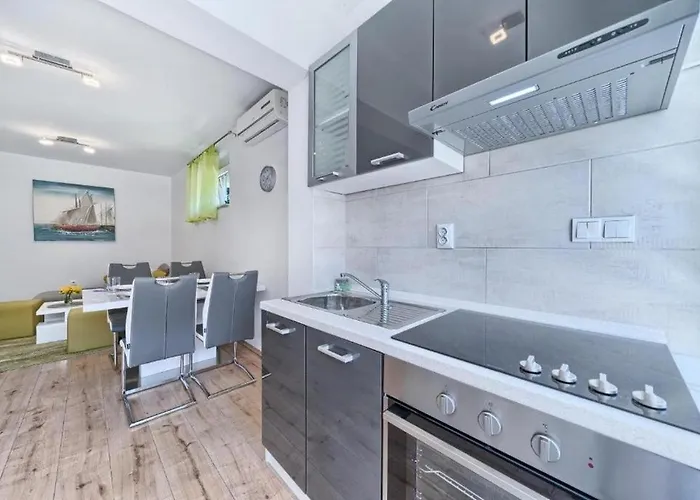 Family-friendly With Swimming Pool Kastel Luksic, - 20582 *