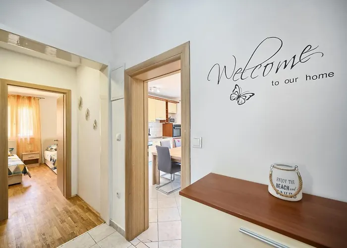 Family-friendly With Swimming Pool Kastel Luksic, - 20582 * Kaštela