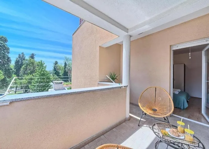 Family-friendly With Swimming Pool Kastel Luksic, - 20582 Kaštela