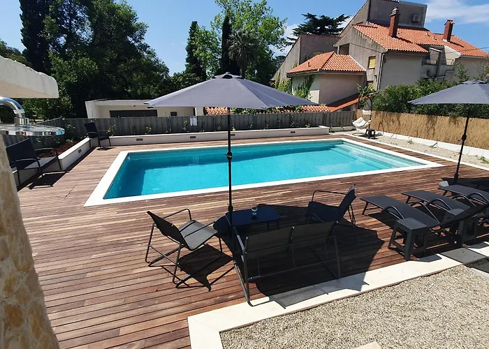 Family-friendly With Swimming Pool Kastel Luksic, - 20582 Apartmán *