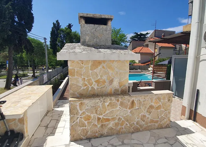 Family-friendly With Swimming Pool Kastel Luksic, - 20582
